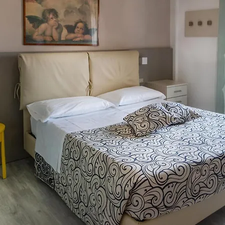 Boston Hotel 3*
